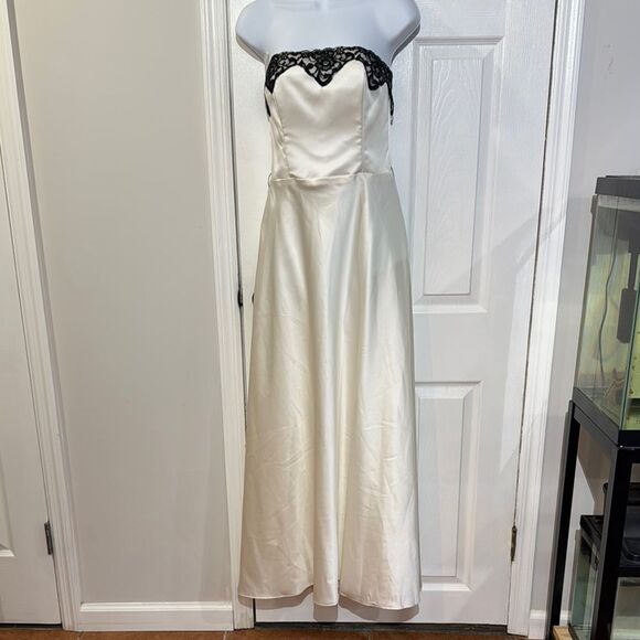 Jessica McClintock Gunne Sax Vintage Ivory Satin Elegant Strapless with Lace 5/6 - Picture 1 of 10